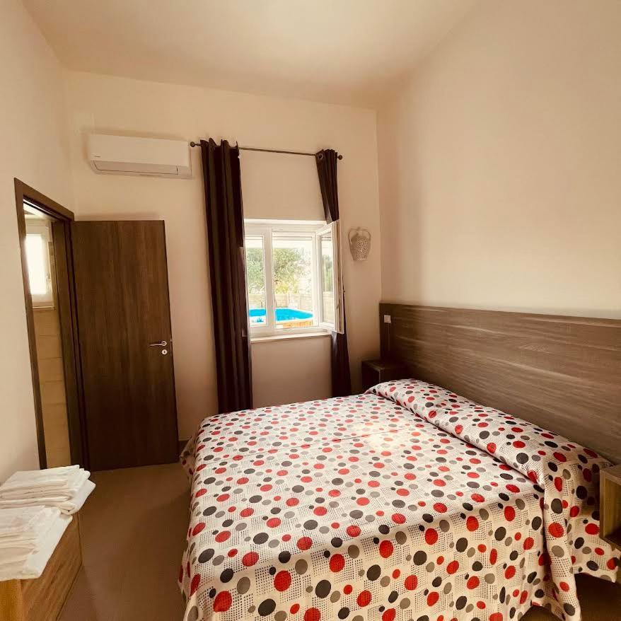 U Ceccenate Bed and Breakfast Montalbano  Εξωτερικό φωτογραφία